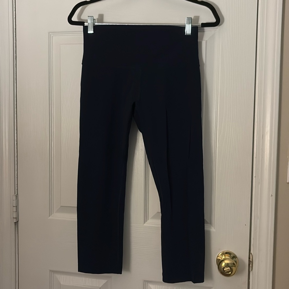 Lululemon Black Cropped Leggings Size 8 24” Length